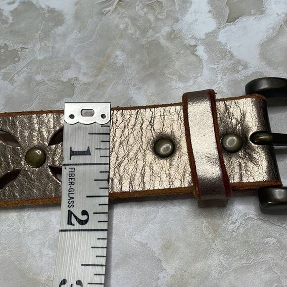 Fossil dye cut metallic leather boho belt - Picture 4 of 7